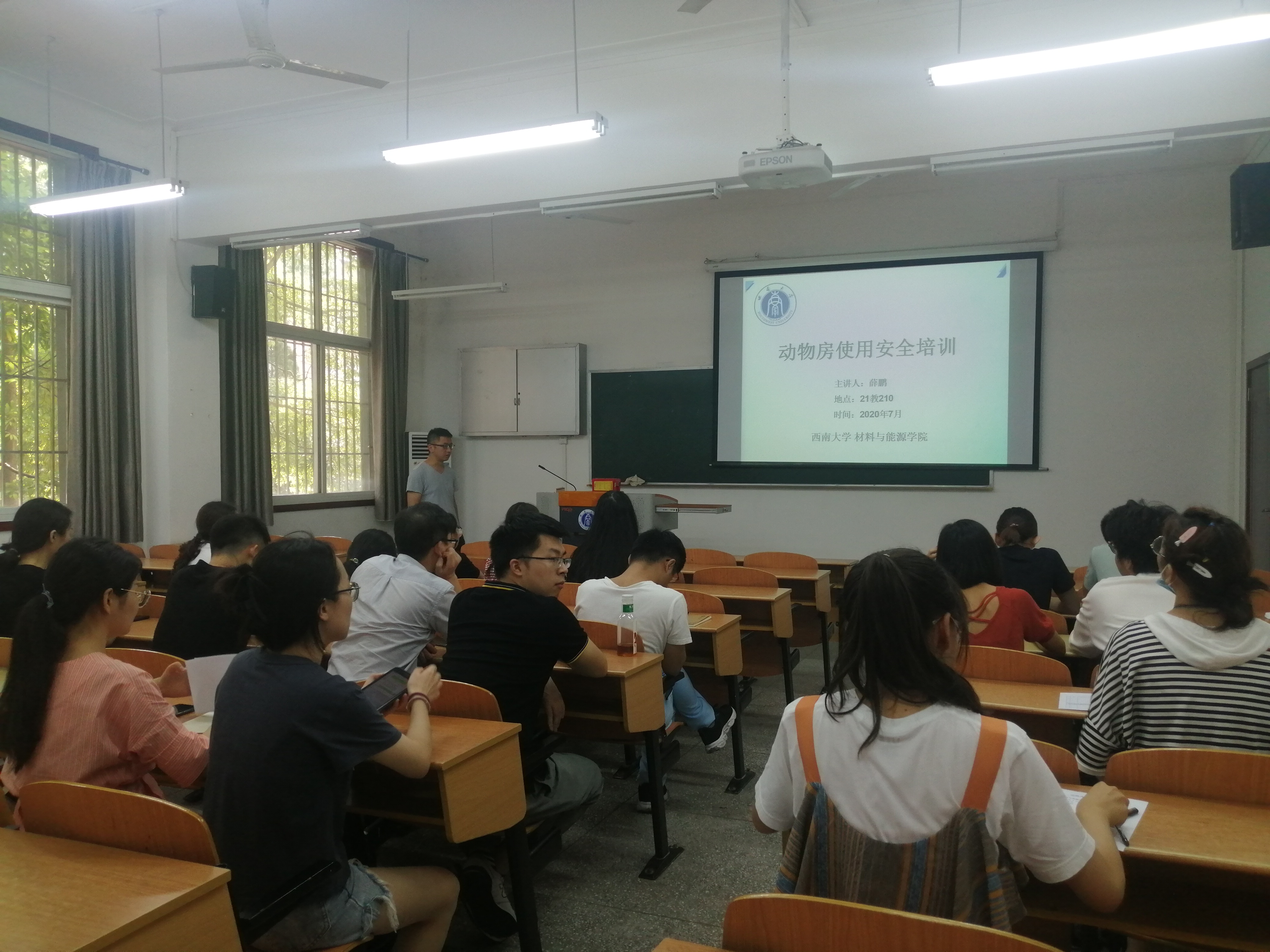 培训照片-1.jpg