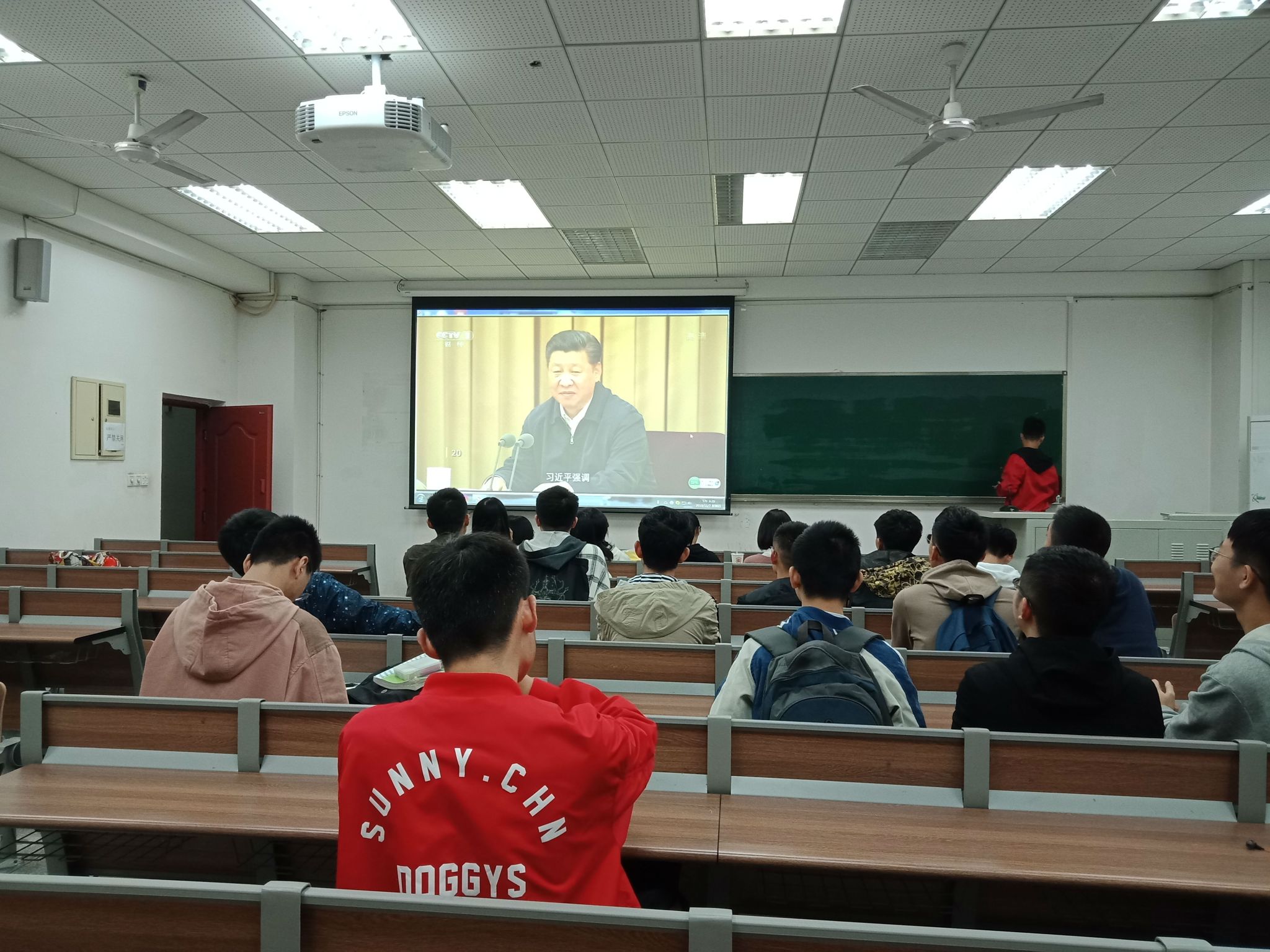 图1.jpg